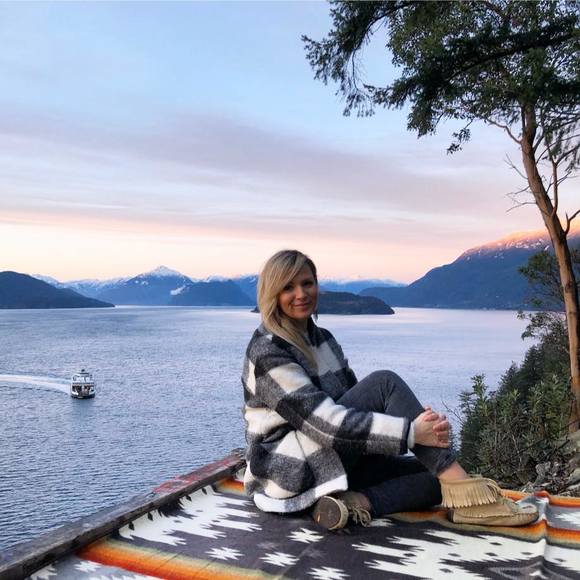 Meet your Posher, Brittney - Picture 1 of 1